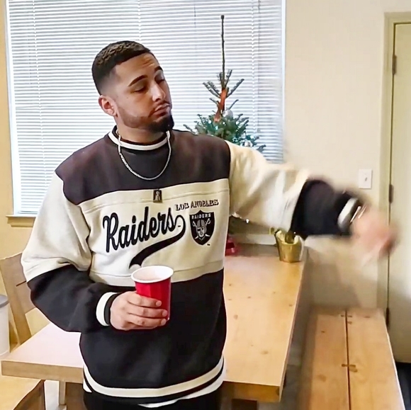 Meet your Posher, Alex! - Picture 3 of 3